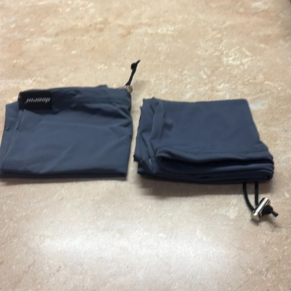 2 neck gaiters adjustable